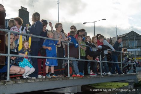 Huge cheers rang around town in support of the swimmers. Photo: Austin Taylor