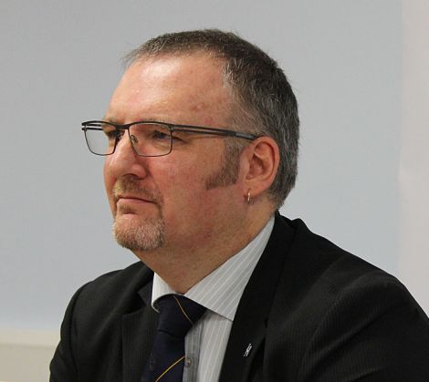SIC leader Gary Robinson has hit out at SSE over the higher tariff for islanders.