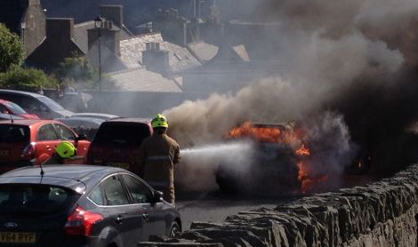 Fire fighters tackling the blaze on Wednesday morning - Photo: ShetNews