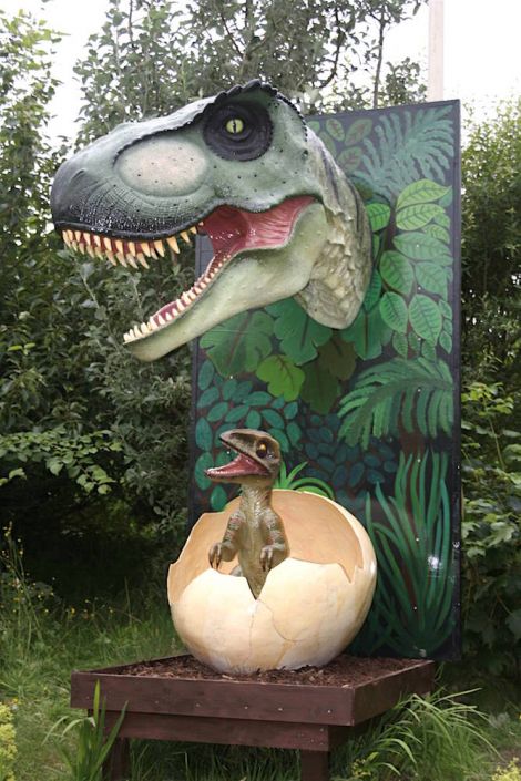 Not exactly roaming the woods of Aith: Tyrannosaurus Rex with baby T Rex - all photos: Ray Ferrie