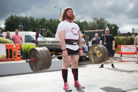 Dhanni Moar tackling the deadlift in Manchester. Photo: A Wade Photography